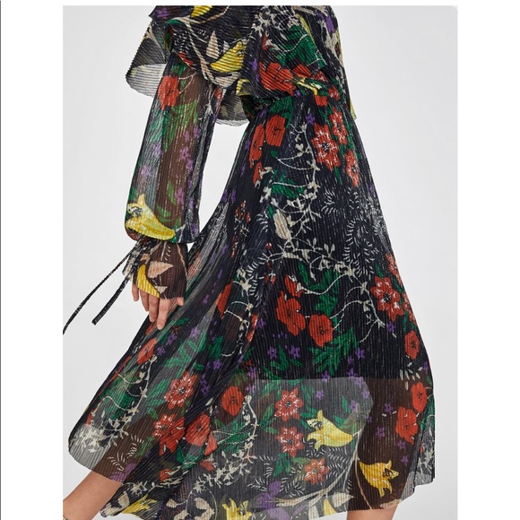 Zara Shiny Pleated Dress - Picture 4 of 8